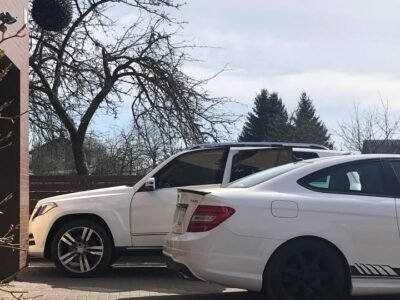 Privati atvira automobilių aikštelė prie oro uosto